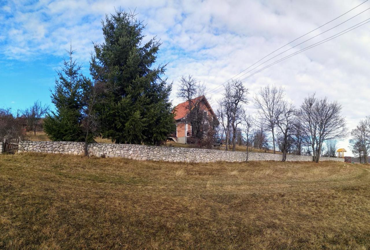 Srdica Kuca Villa Trnava  Luaran gambar