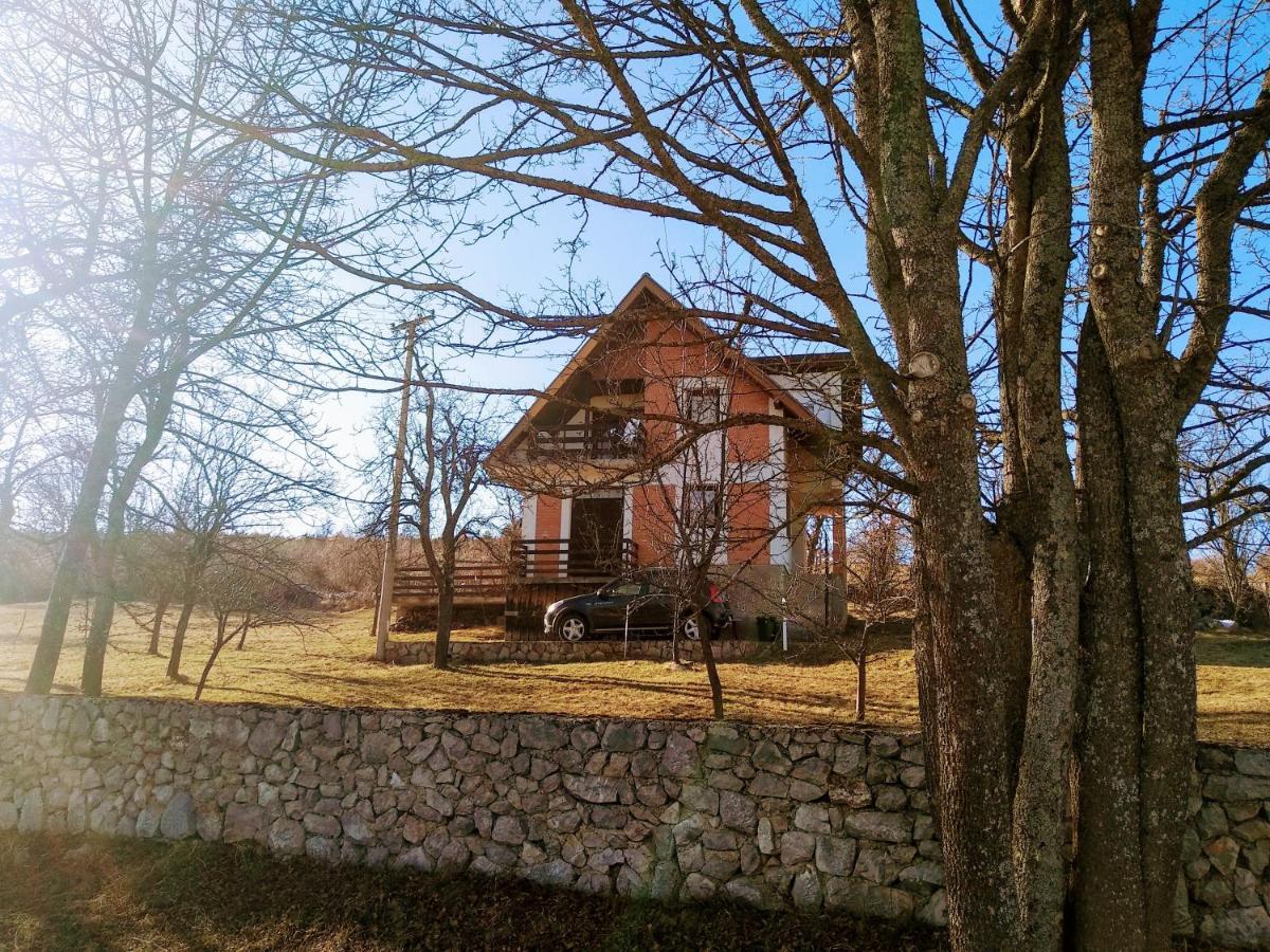 Srdica Kuca Villa Trnava  Luaran gambar