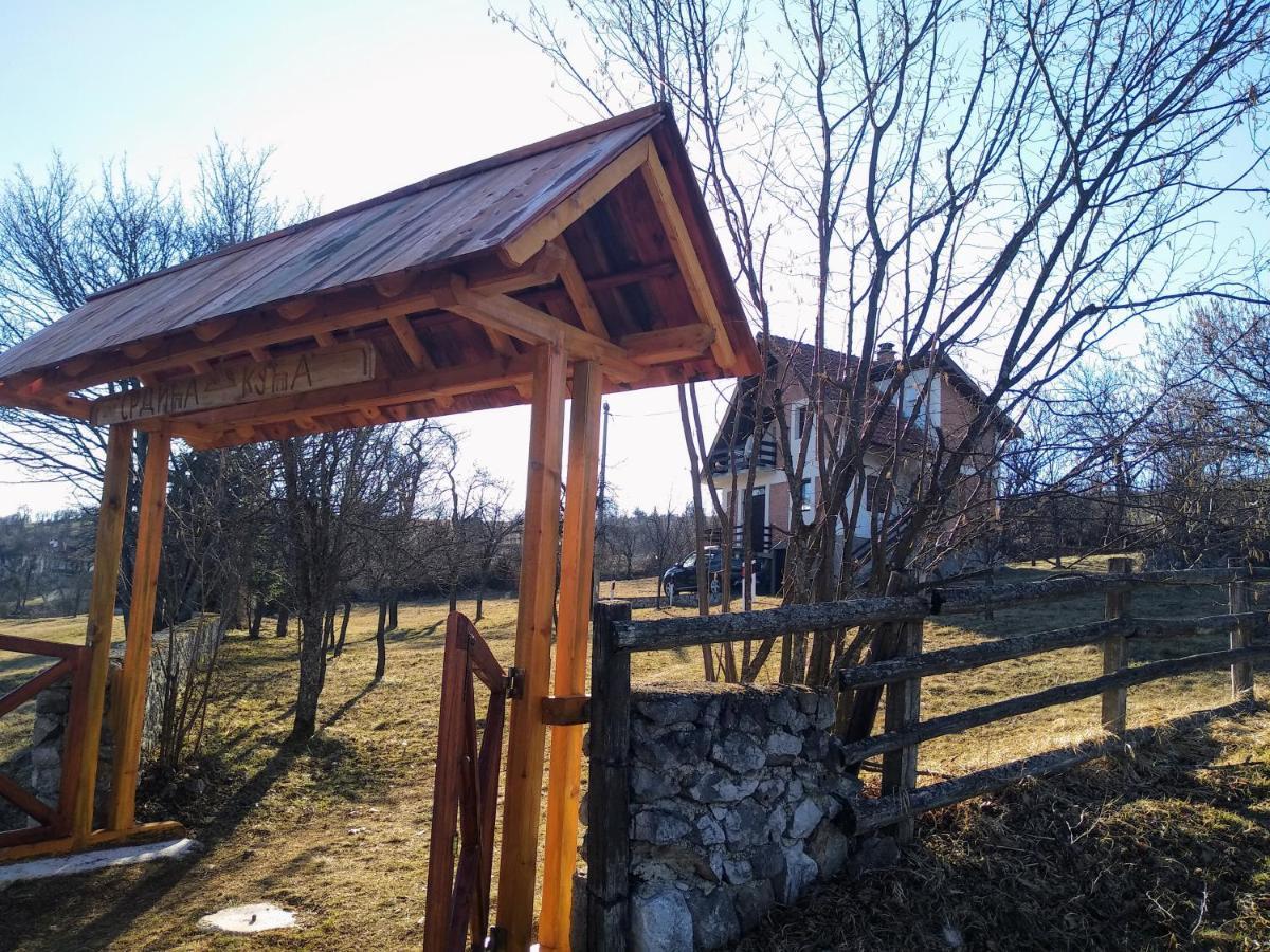 Srdica Kuca Villa Trnava  Luaran gambar