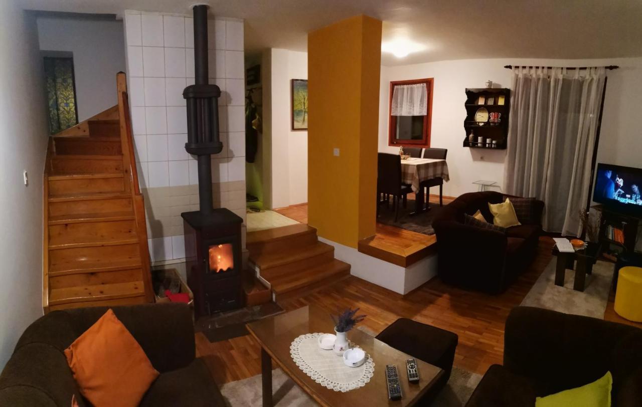 Srdica Kuca Villa Trnava  Luaran gambar