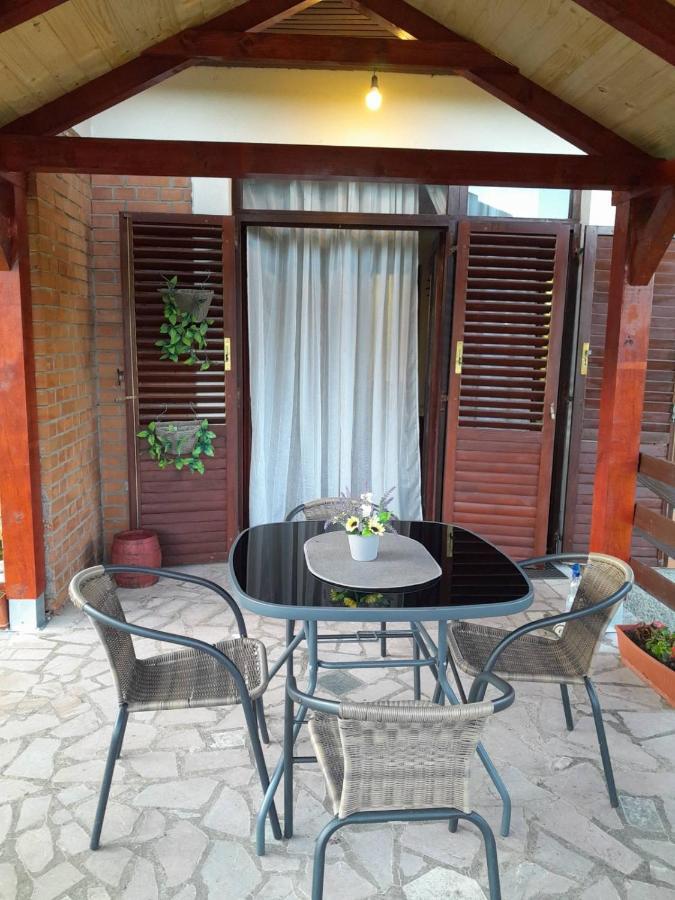 Srdica Kuca Villa Trnava  Luaran gambar